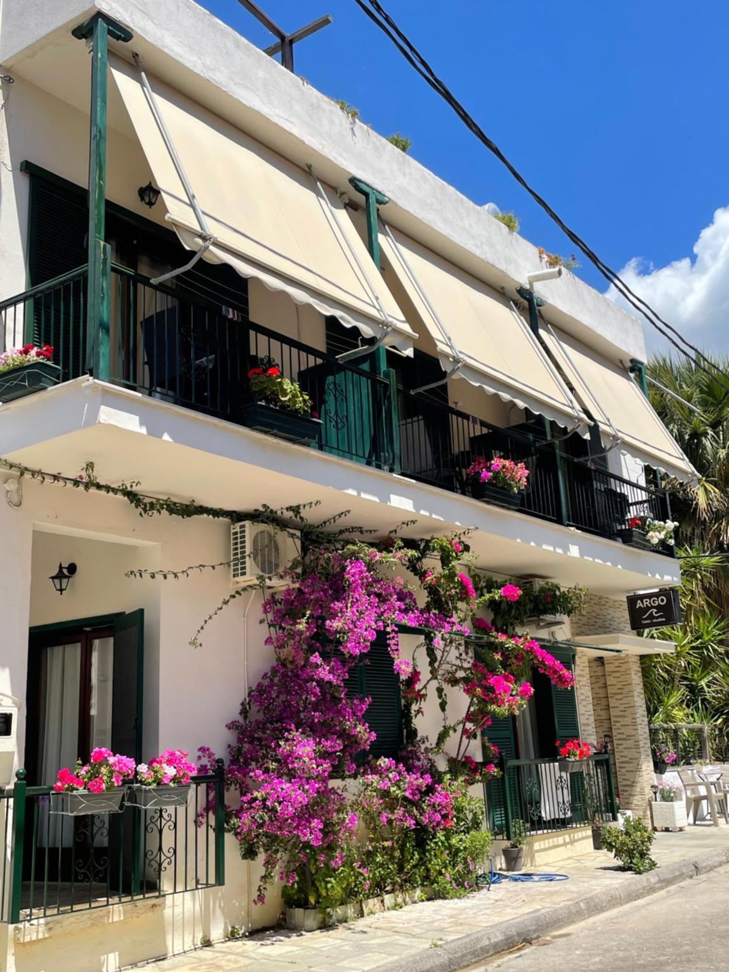 Αργω Aparthotel Кала Нера Екстериор снимка